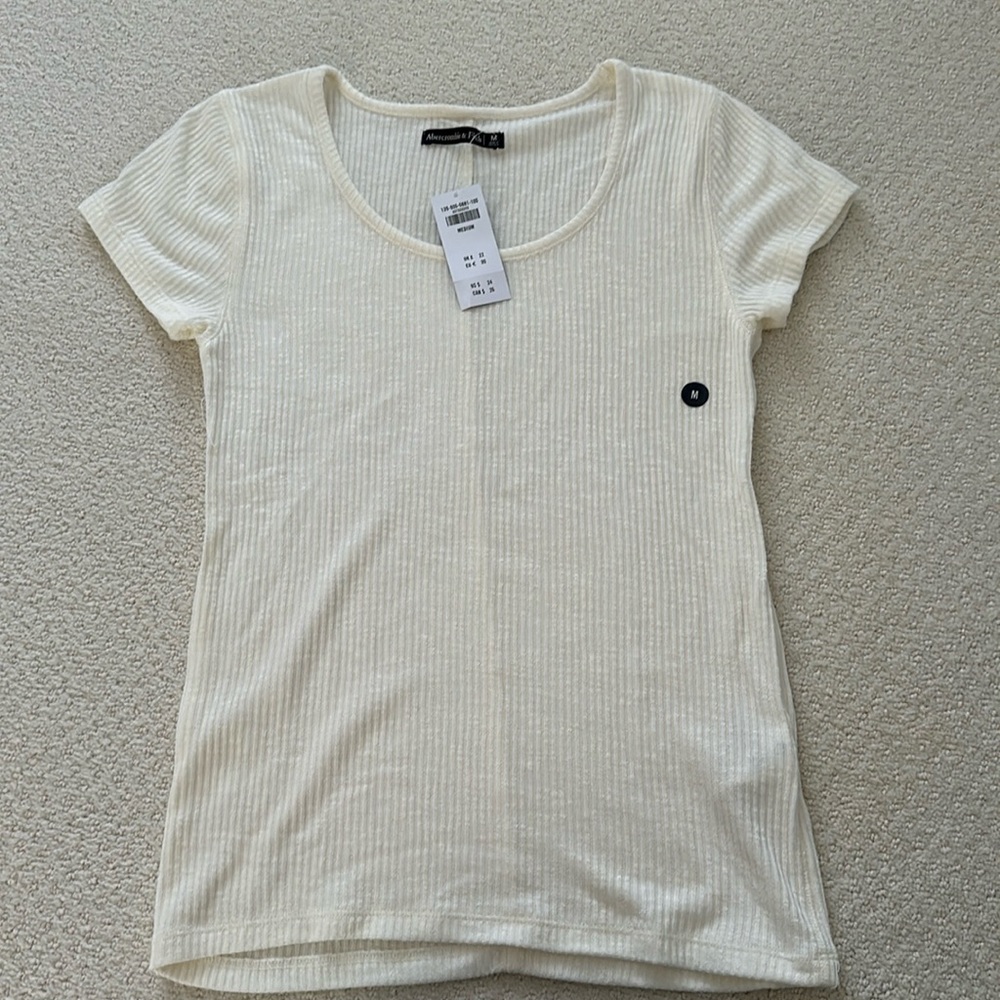NWT Abercrombie Short Sleeve T Shirt, M